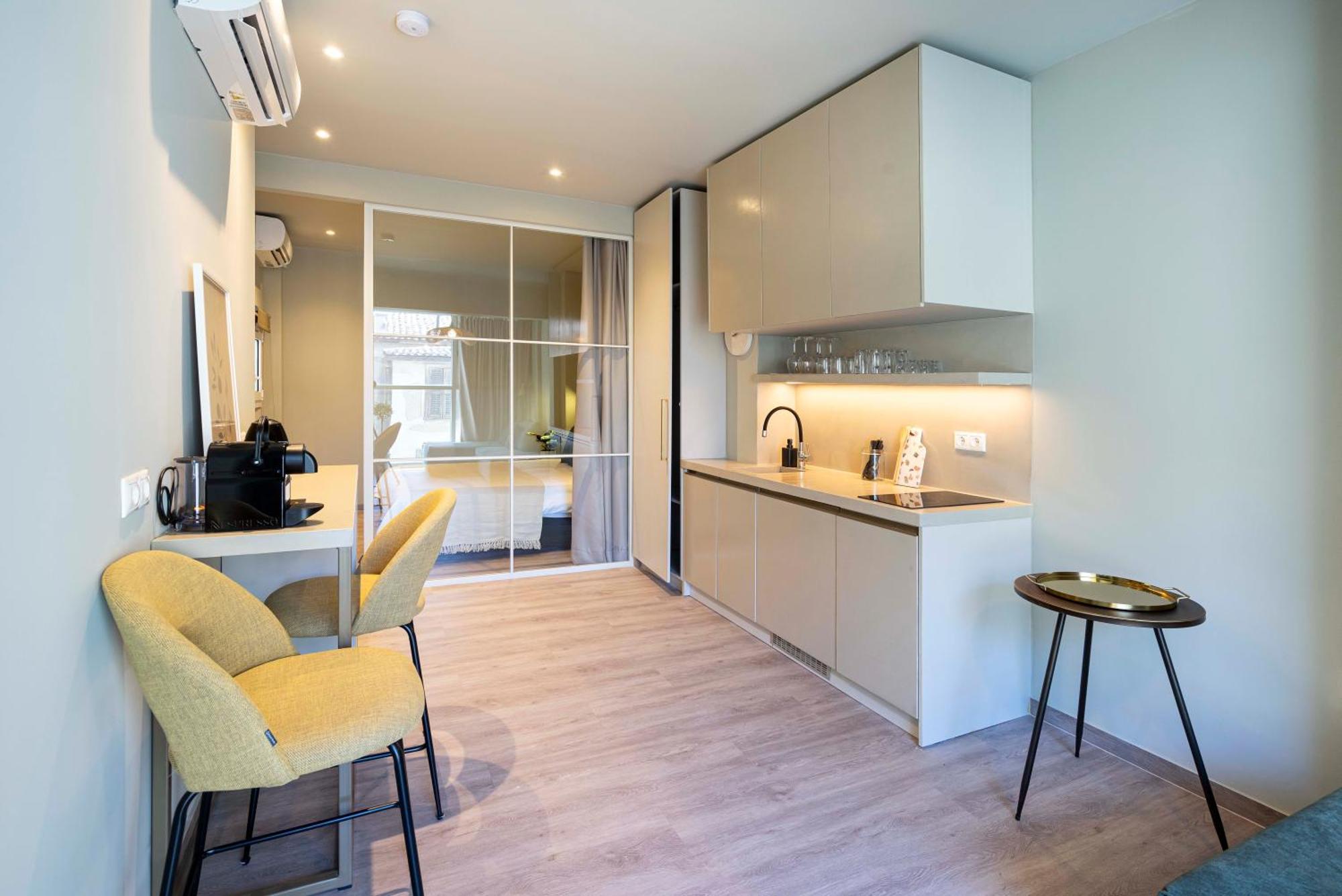 9 Muses Exclusive Suites In Syntagma Athens Exterior photo