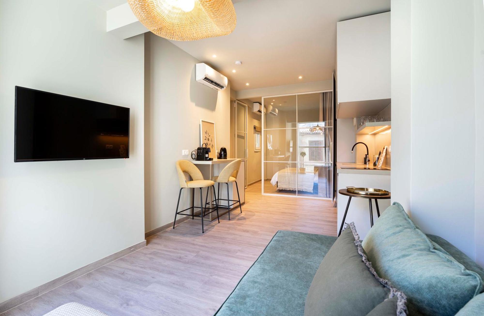 9 Muses Exclusive Suites In Syntagma Athens Exterior photo